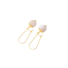 Ladda upp bild till gallerivisning, Elegant Kunzite earrings with details in 18k gold-plated 925 sterling silver.